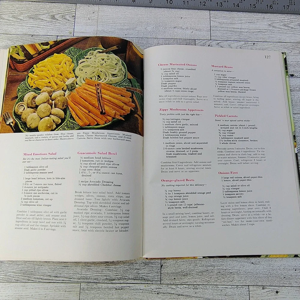 Better Homes and Gardens Barbecue Book Cookbook 1967 2nd Print HC VERY GOOD‎